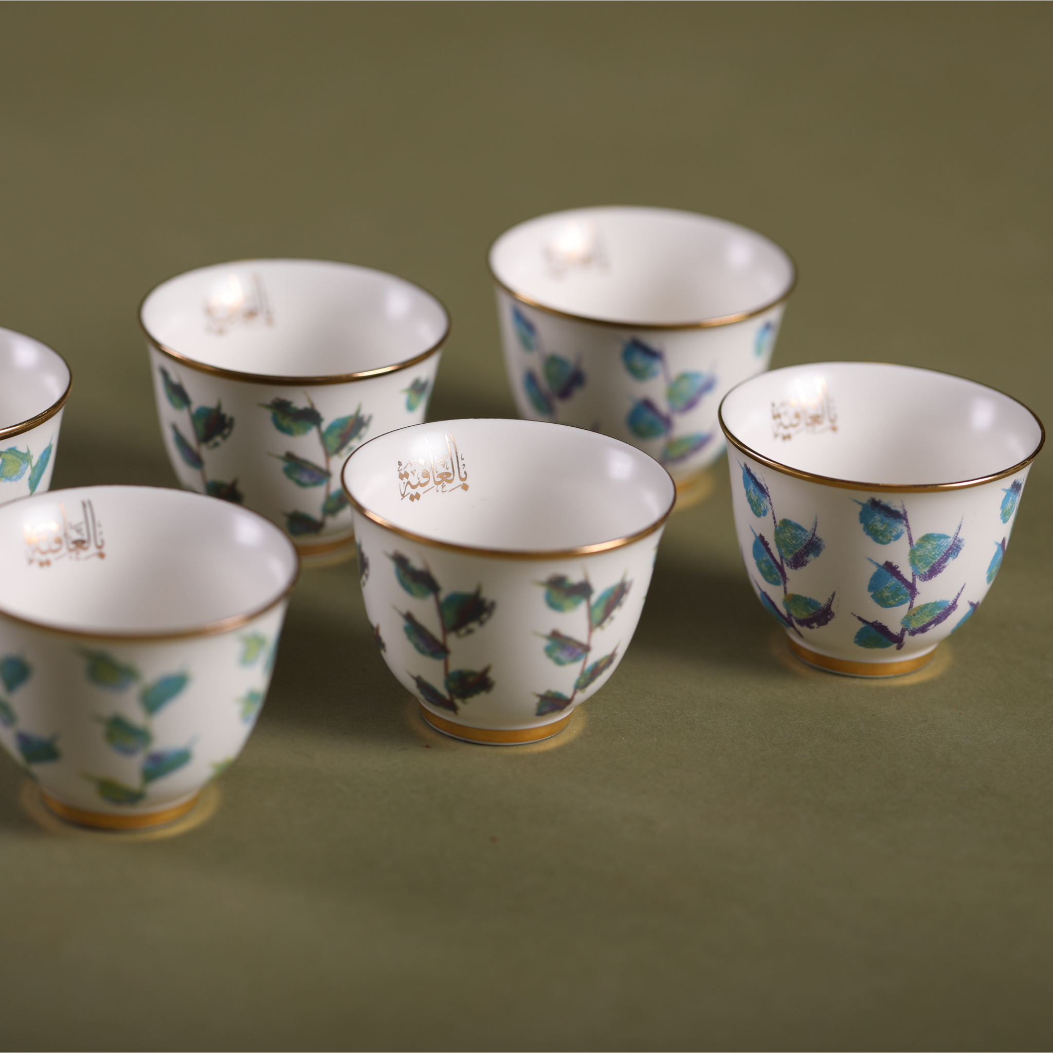 فناجين آرتيشا الملونة