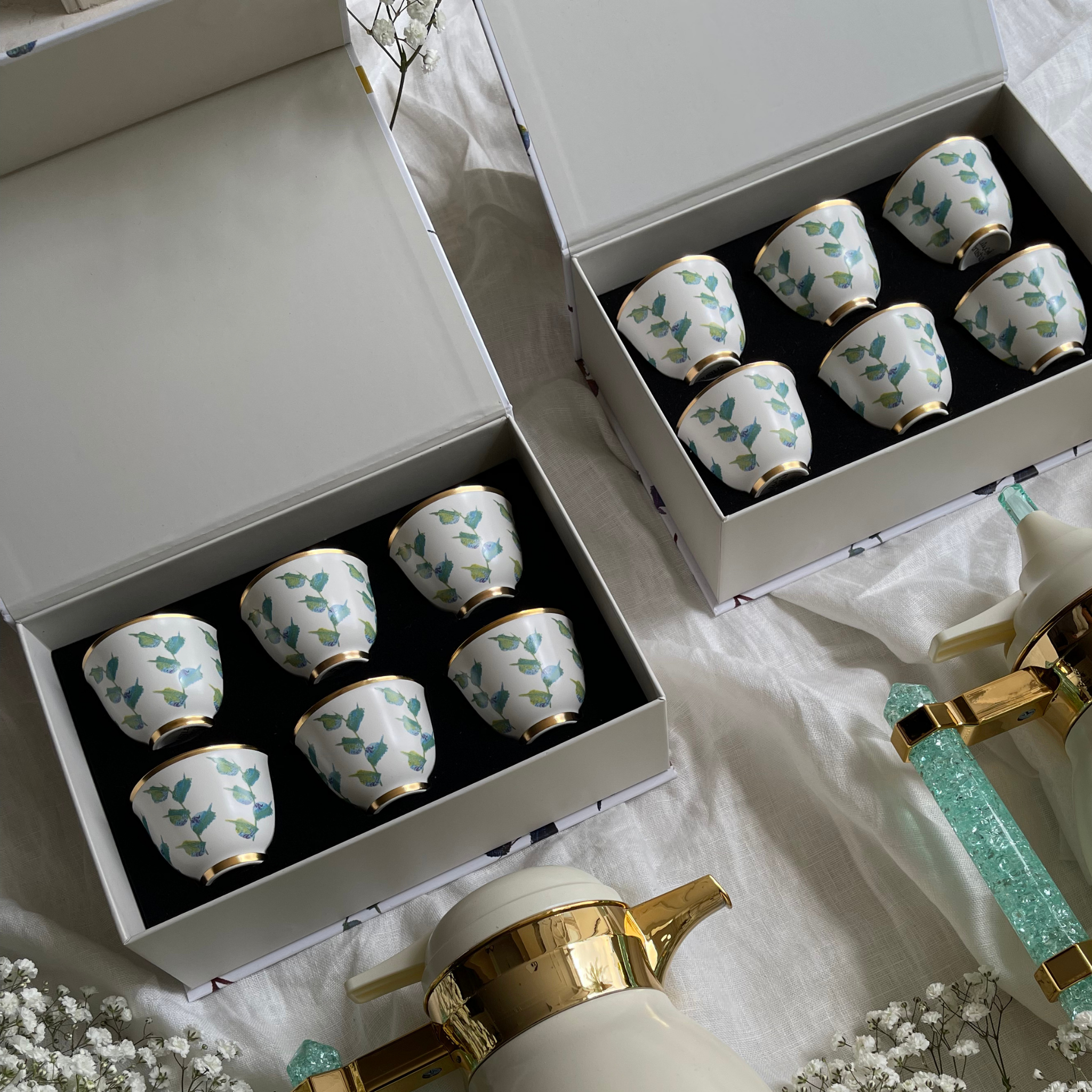 فناجين آرتيشا الملونة