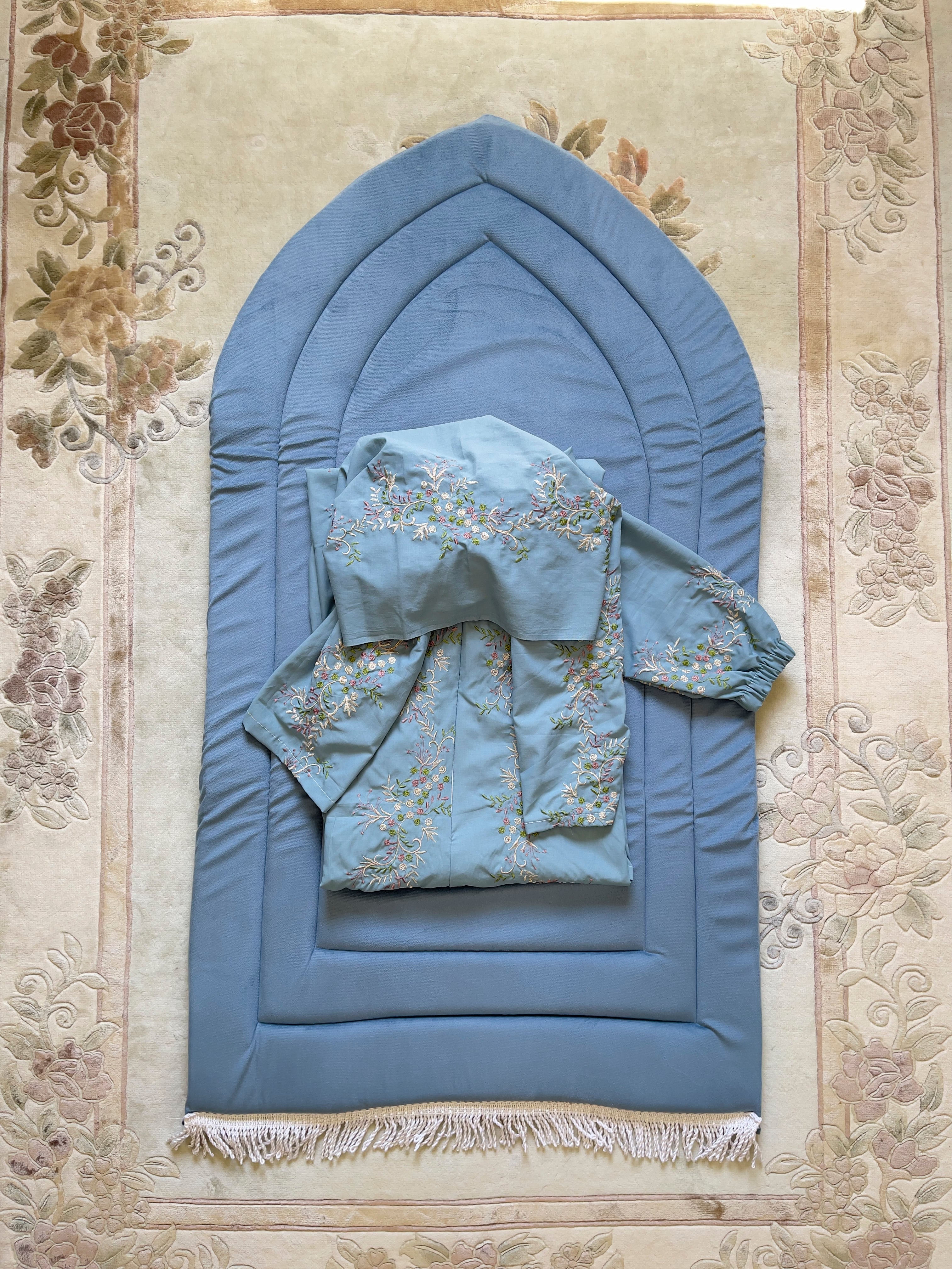 ♥️التسليم الفوري لطقم الصلاة كل الالوان