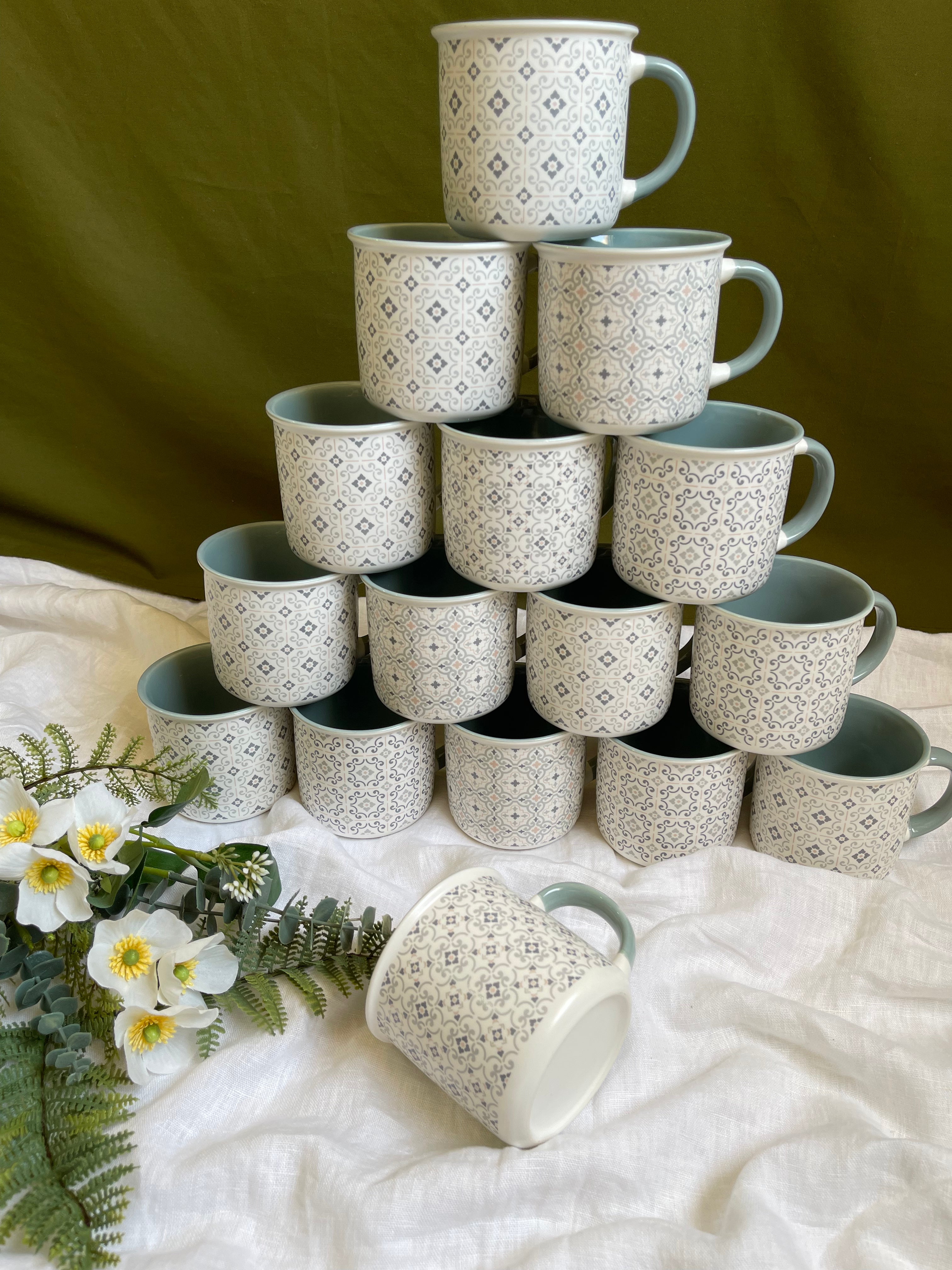 blue mug كوب أزرق