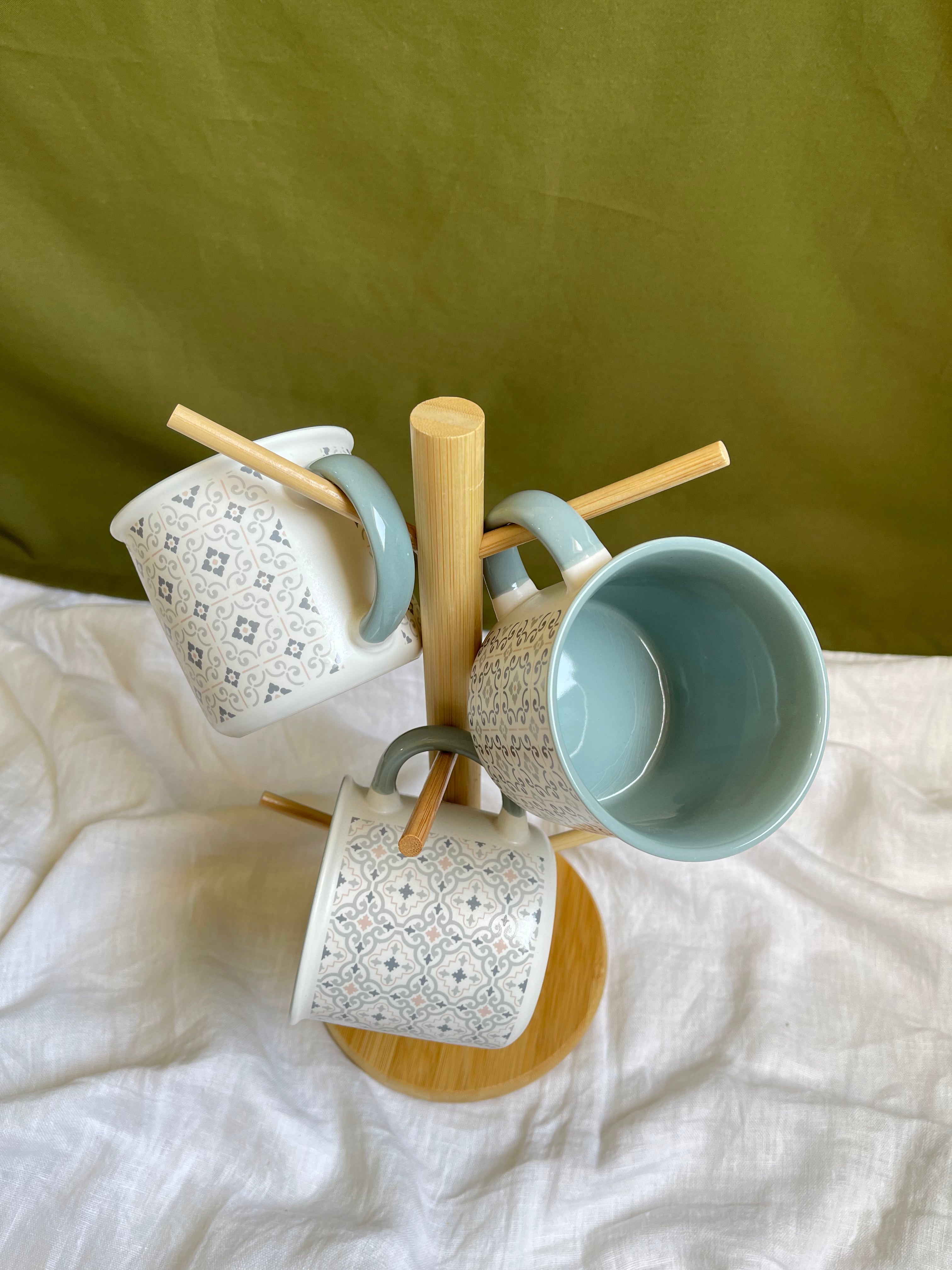 blue mug كوب أزرق