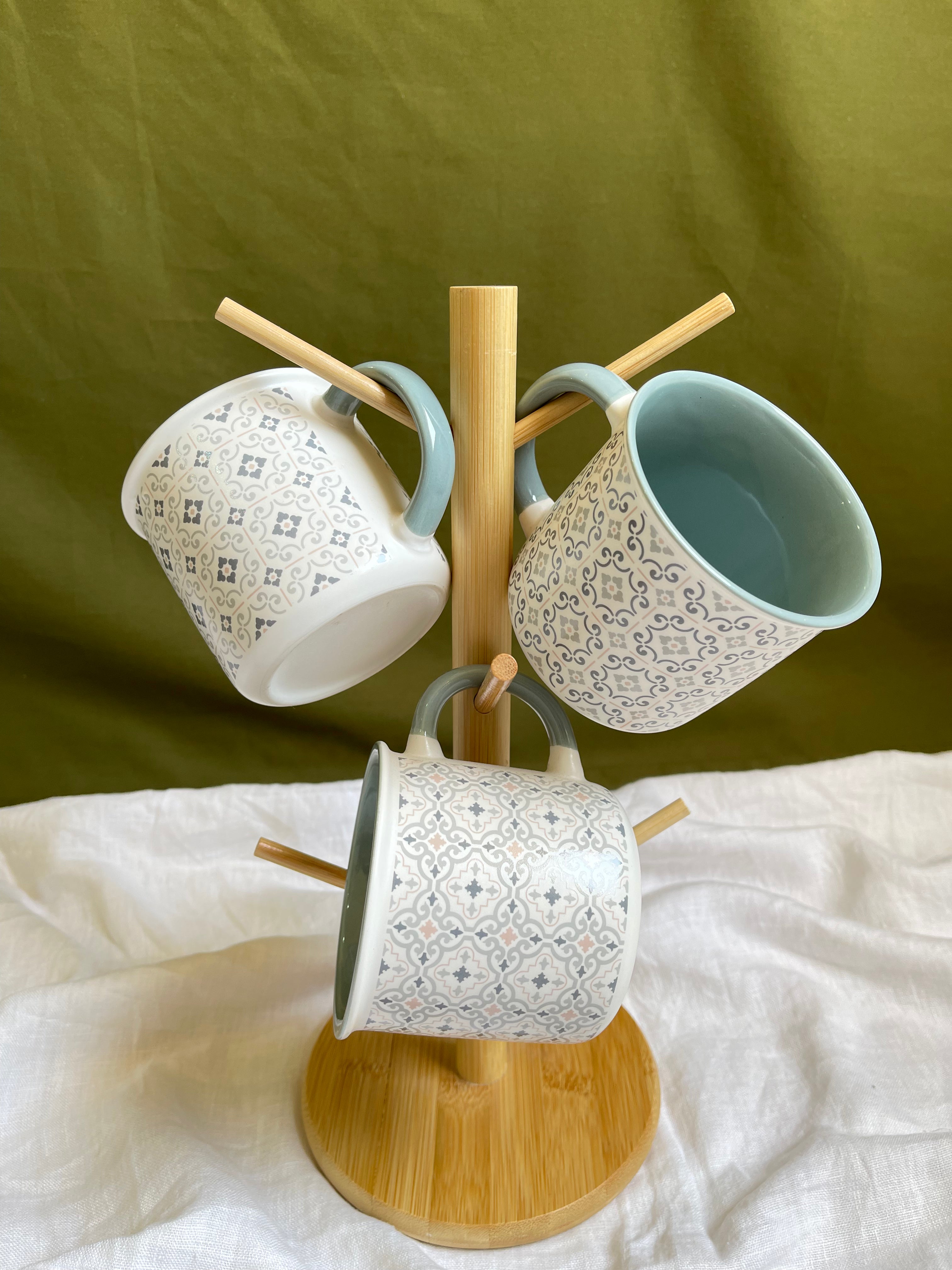 blue mug كوب أزرق