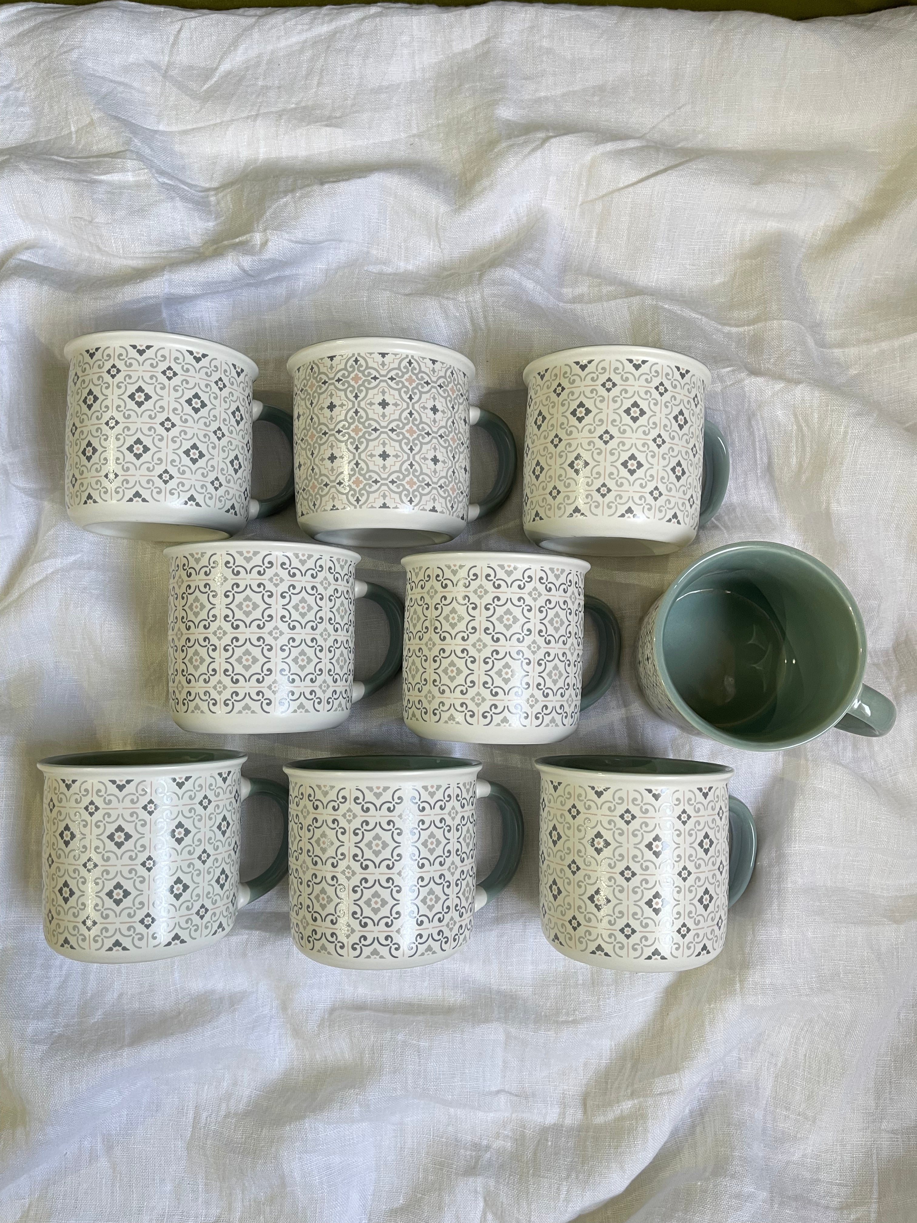 blue mug كوب أزرق