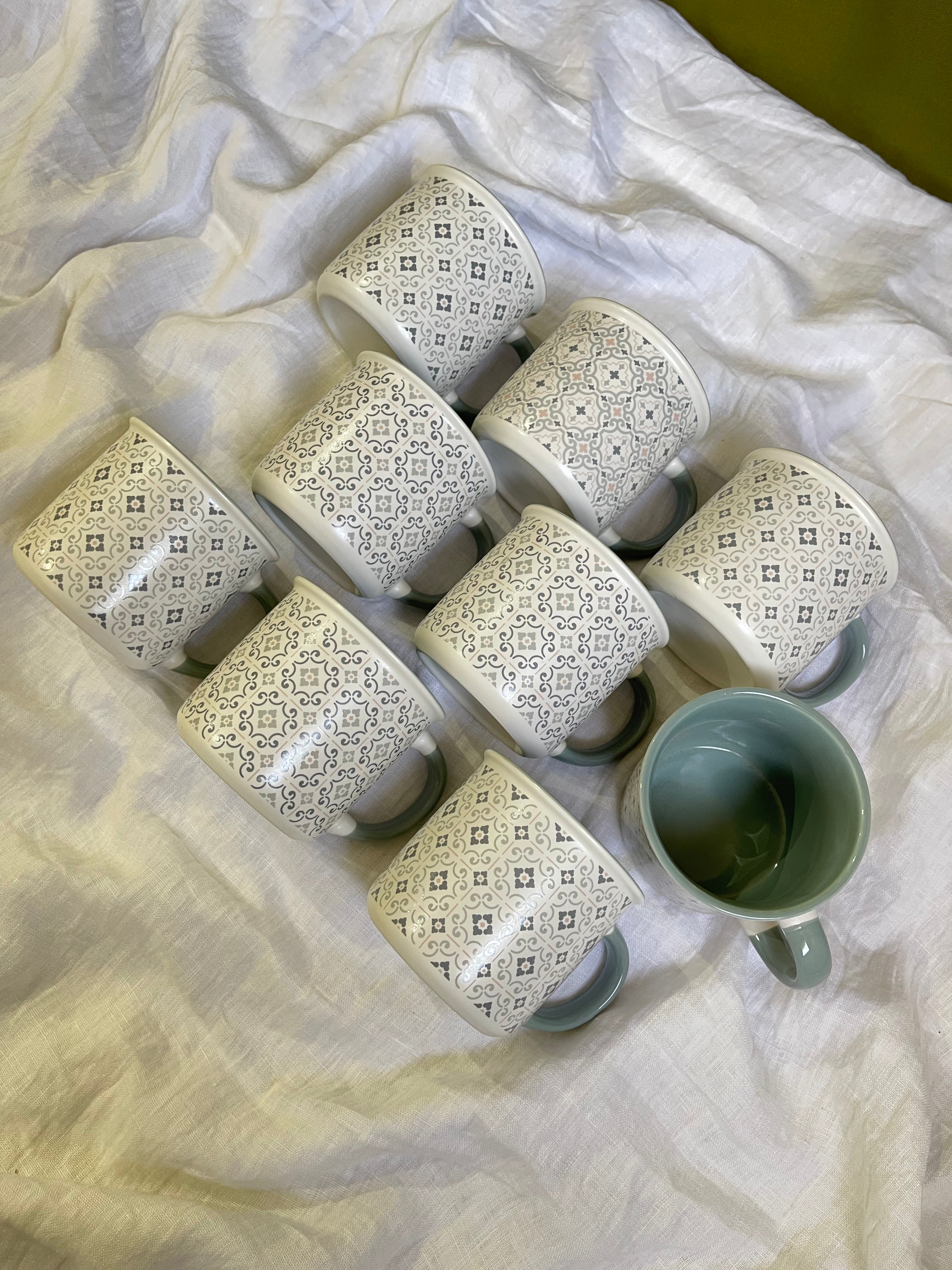 blue mug كوب أزرق