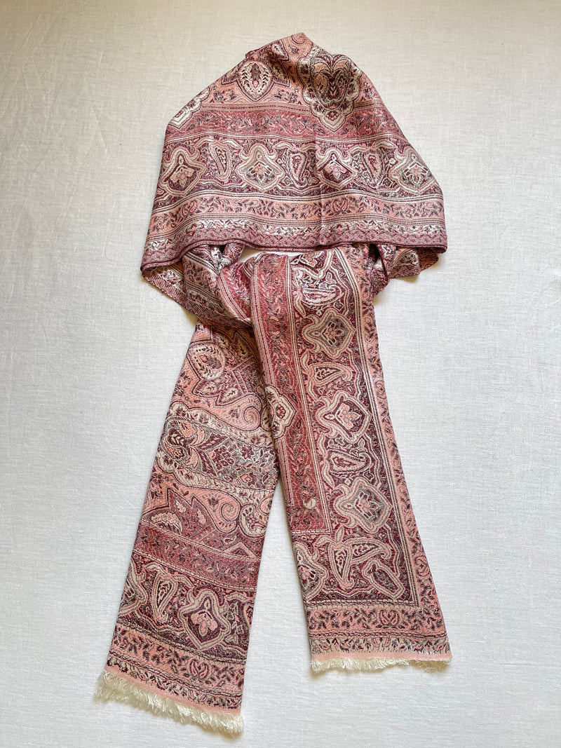 Where the Shawl begins the tale package من الشال تبدأ with Wrapping