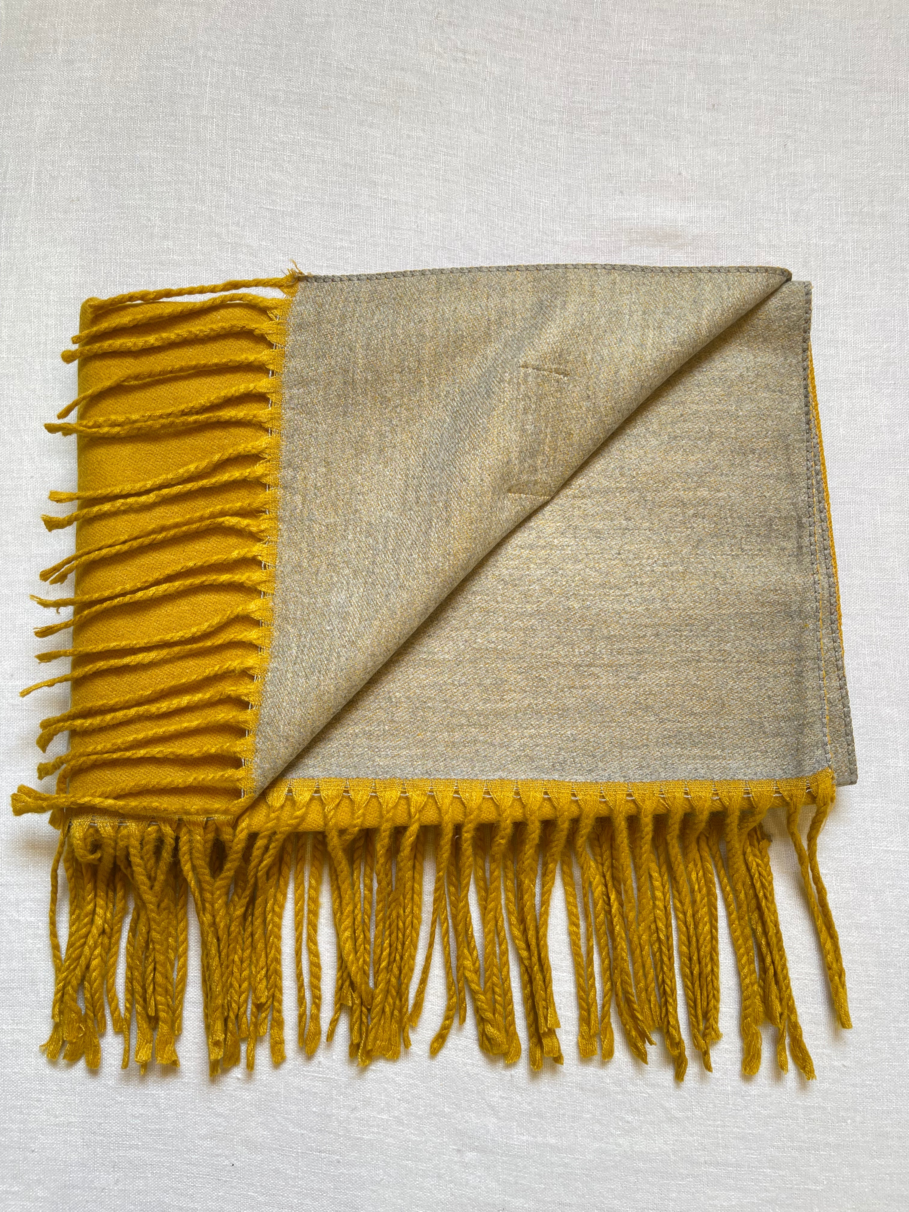 Double sided cottony shawl شالات قطنية دافئة بلونين