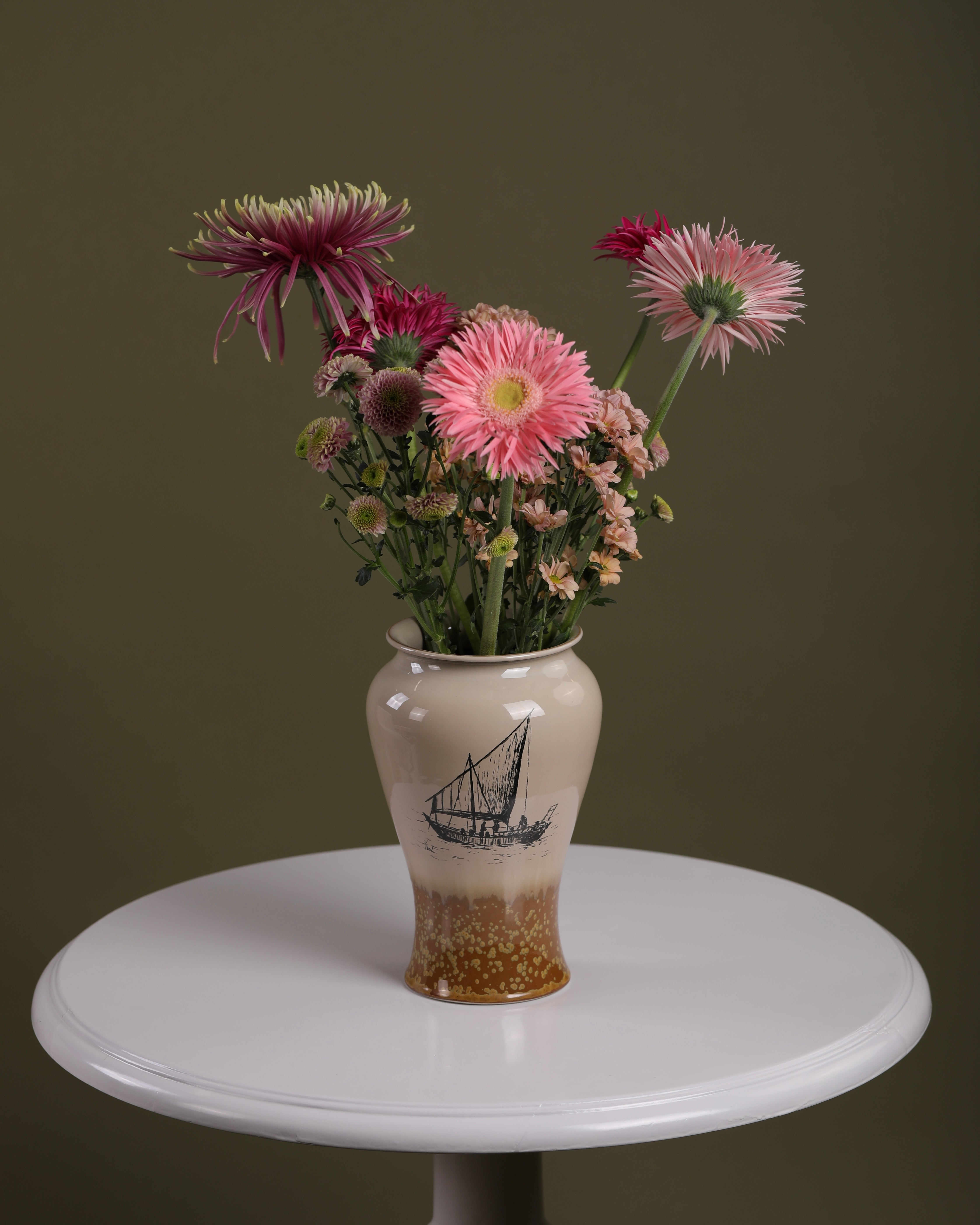 Boat Vase فازة المركب