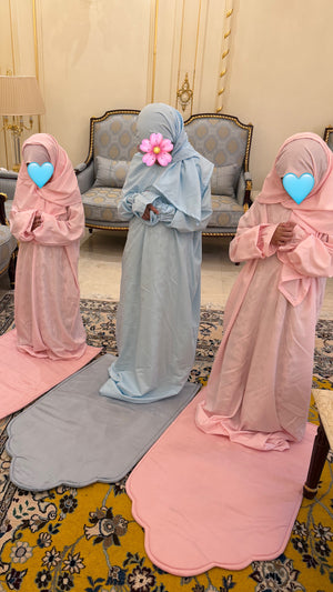 طقم الأطفال الأزرق