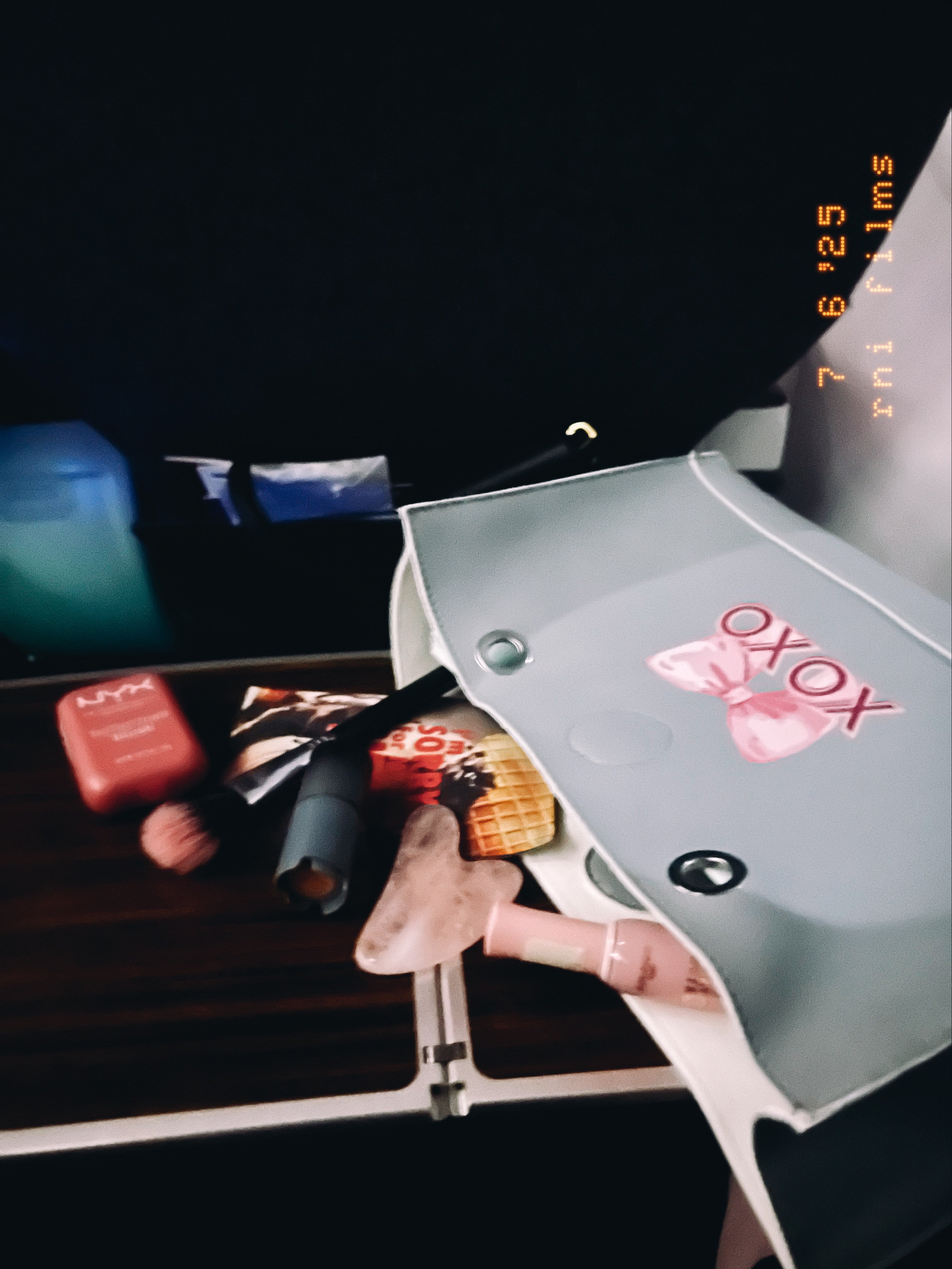 the bow organizer bag فيونكة