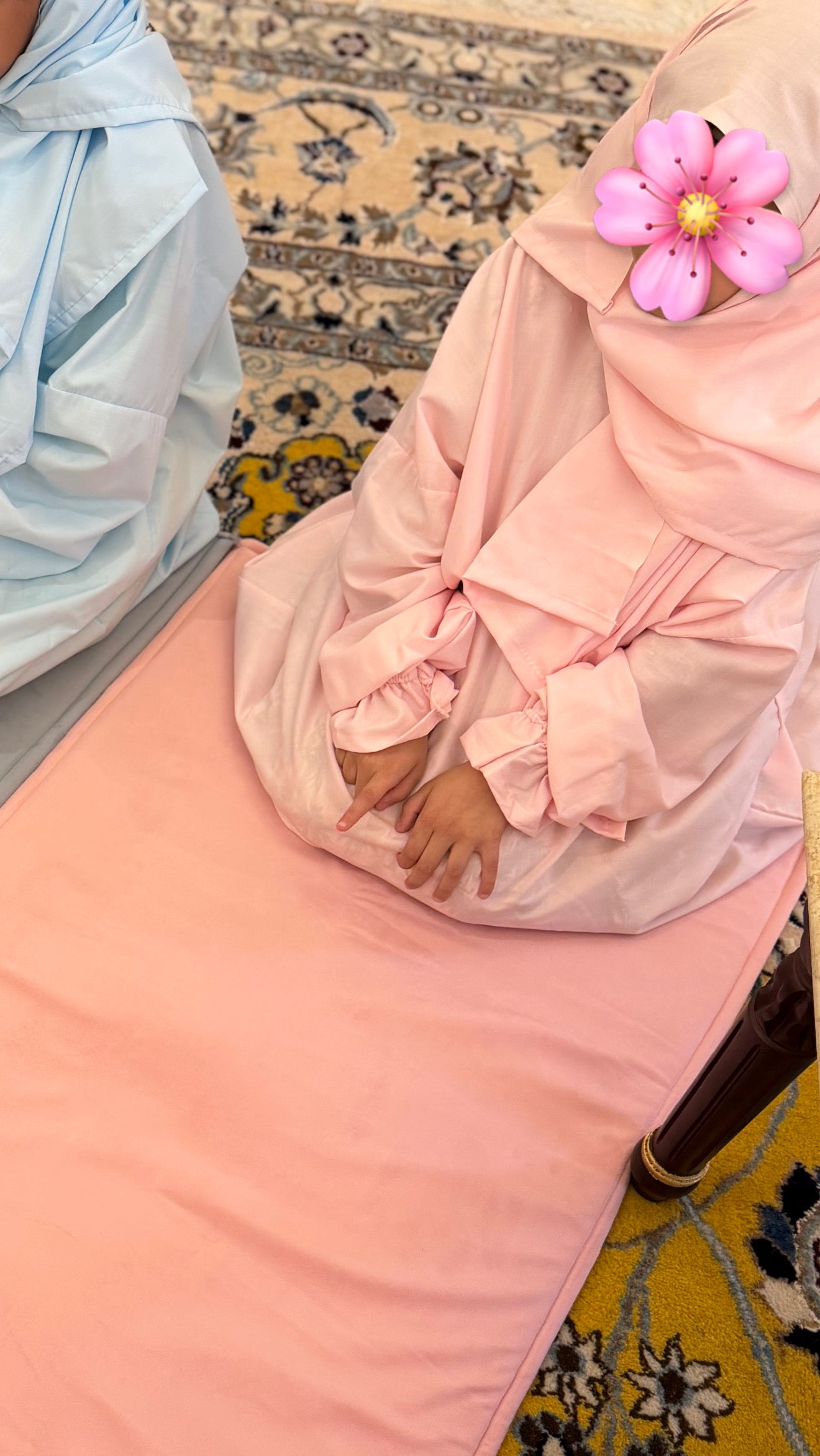 طقم الأطفال الوردي