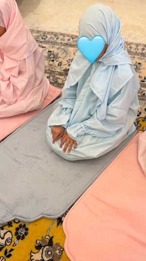 طقم الأطفال الأزرق