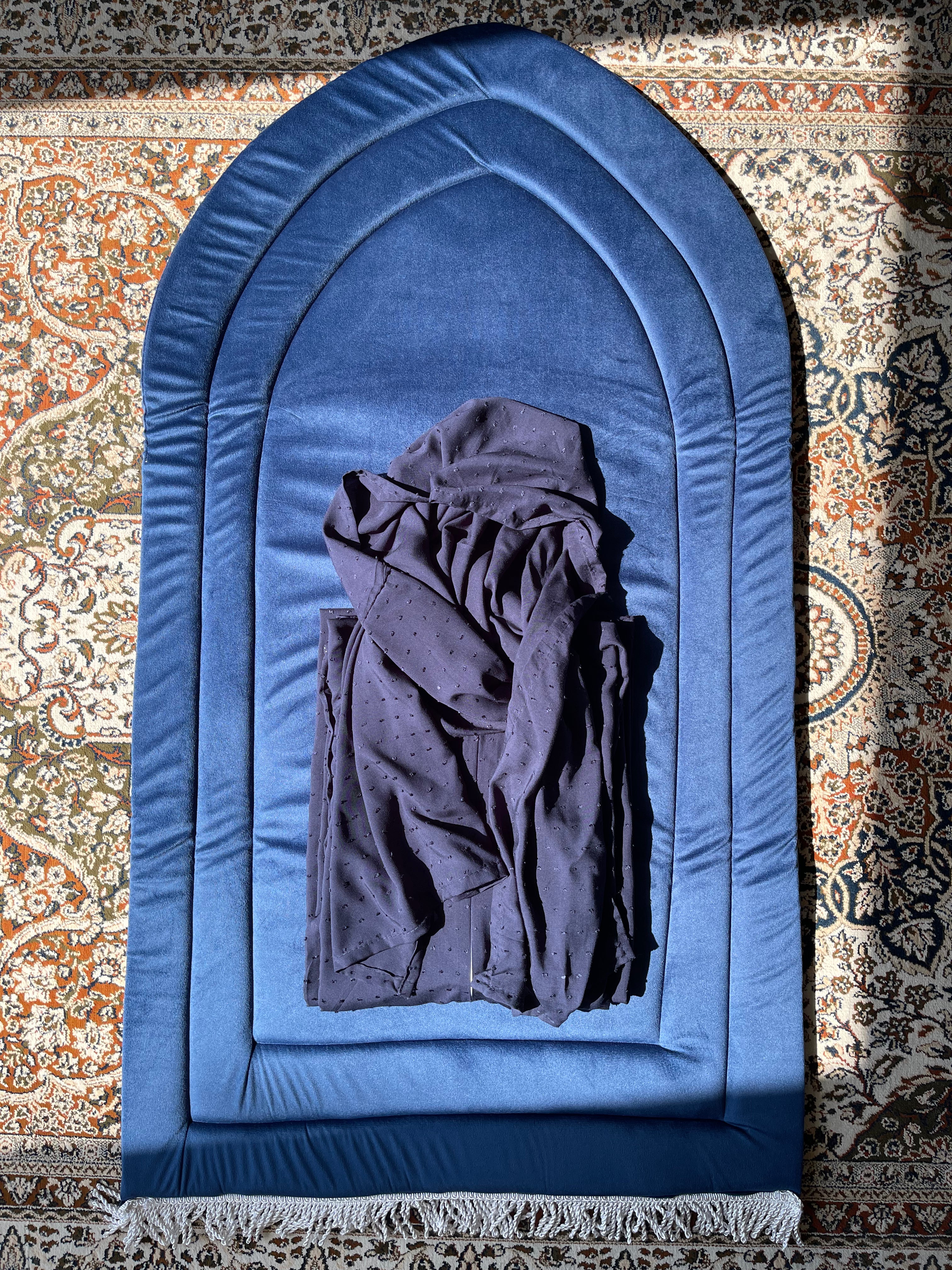 Big Package: Navy Blue Dotted (jilal and sijjada + misbah + tafseer with qur'an)