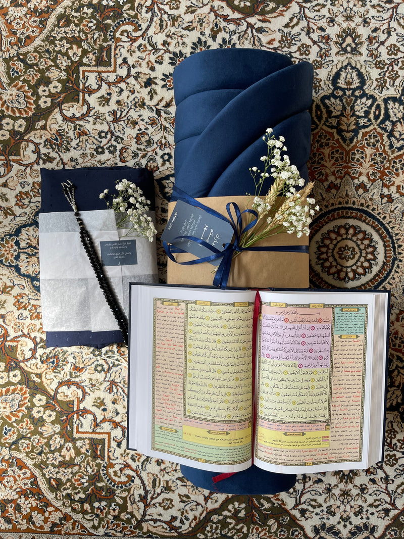 Big Package: Navy Blue Dotted (jilal and sijjada + misbah + tafseer with qur'an)