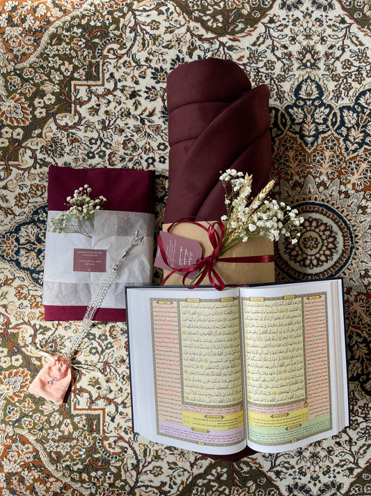 Big Package: Burgundy Dotted (jilal and sijjada + misbah + tafseer with qur'an)