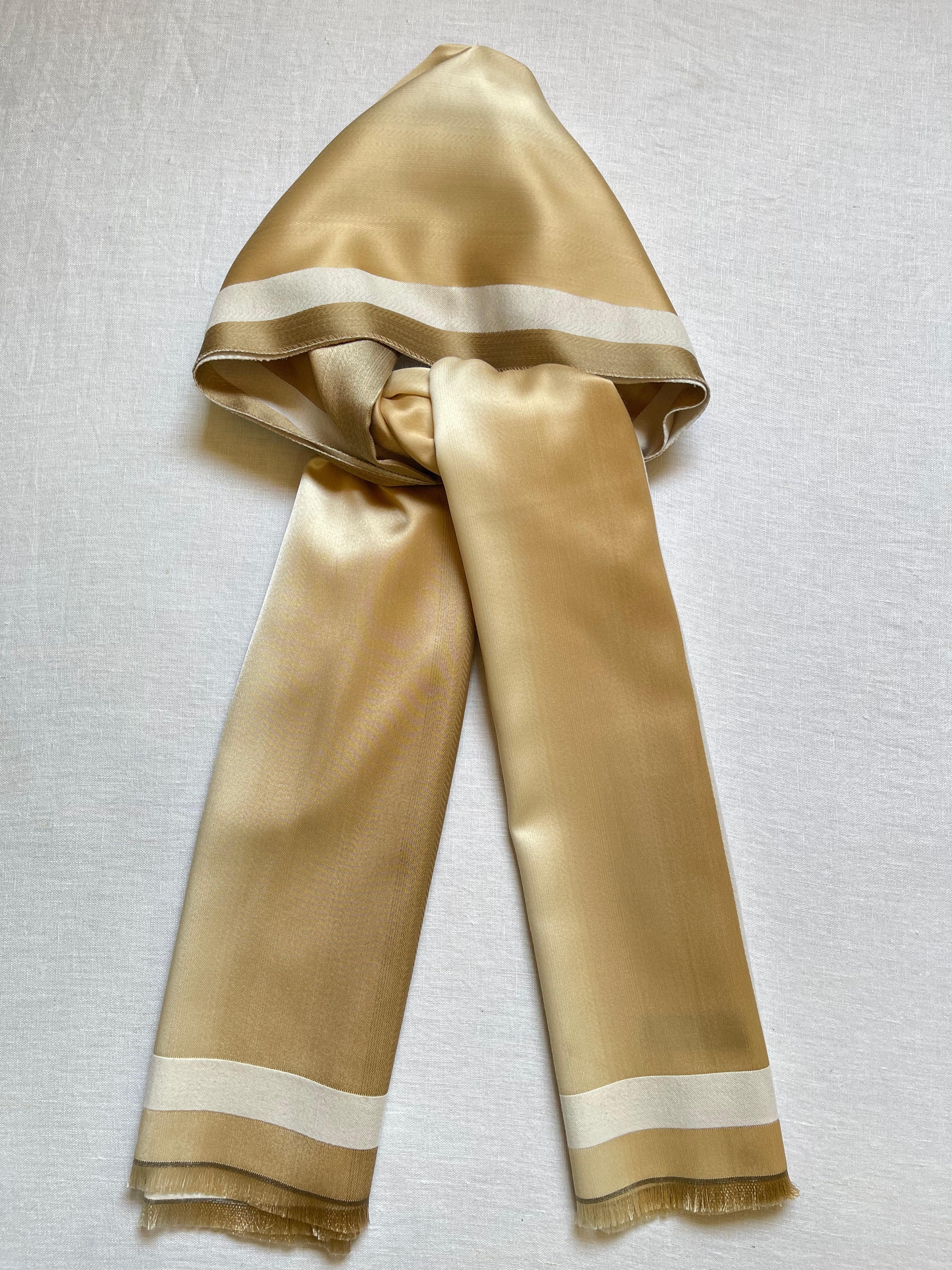 Double sided silky shawl شالات حريرية بلونين