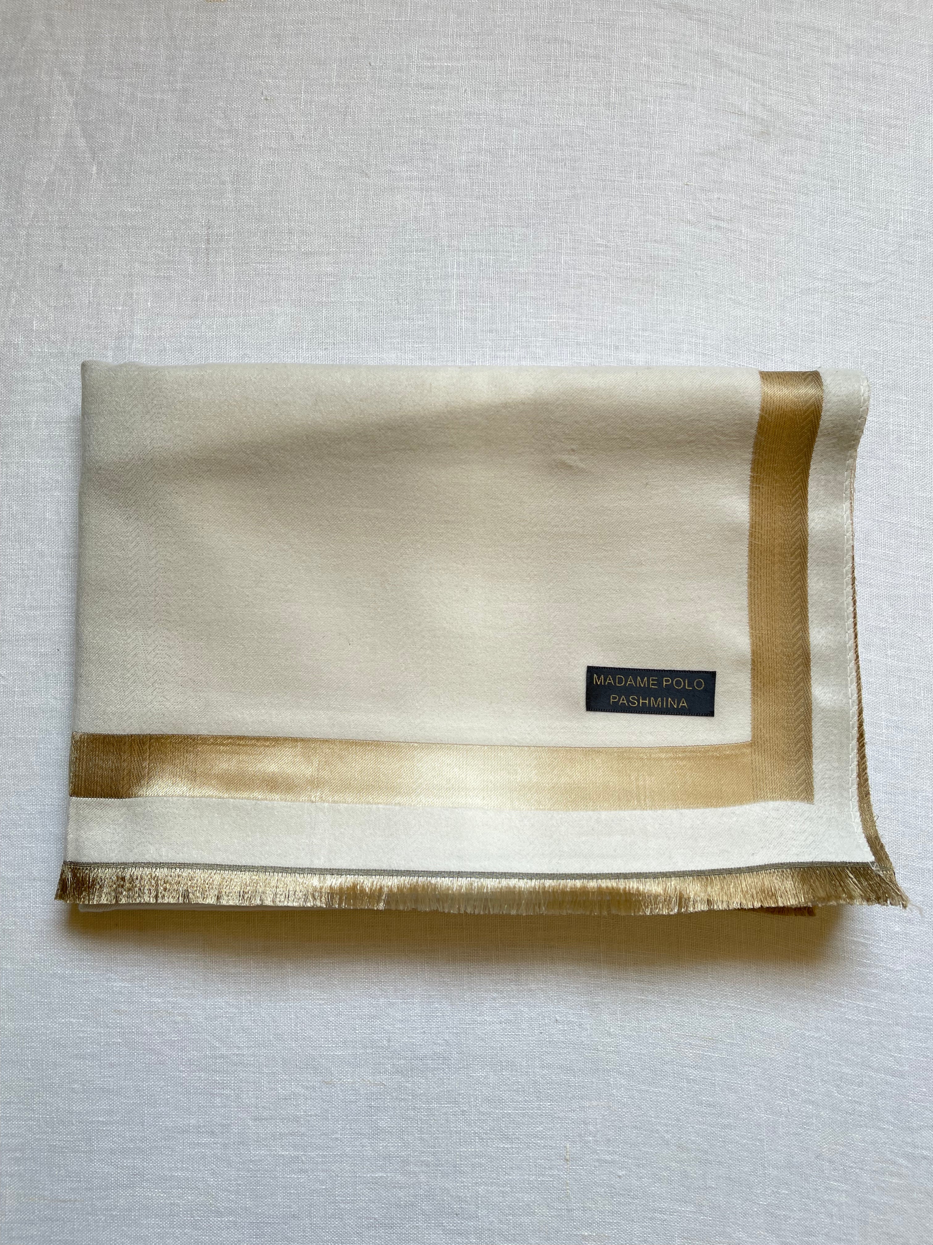 Double sided silky shawl شالات حريرية بلونين