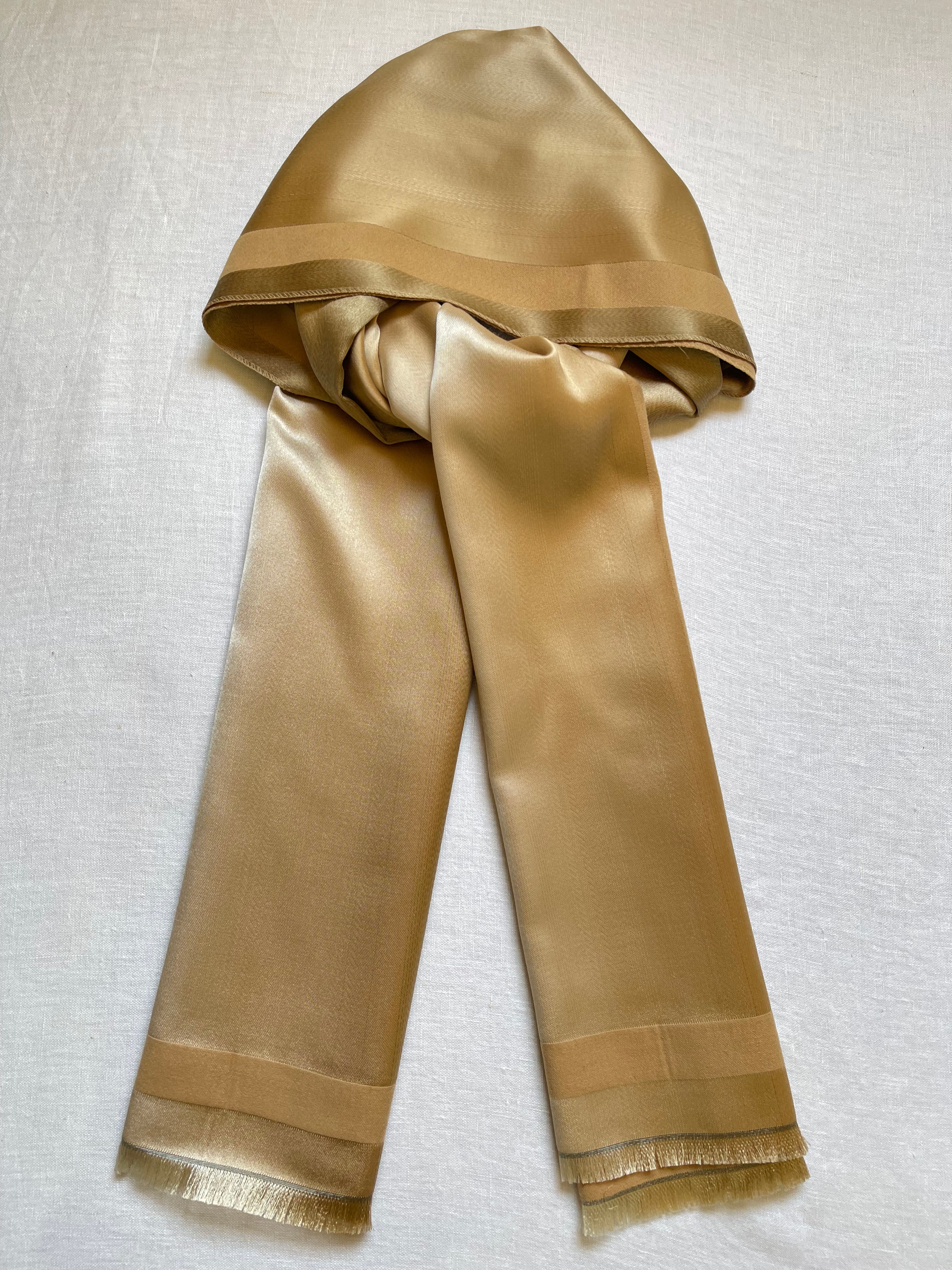 Double sided silky shawl شالات حريرية بلونين