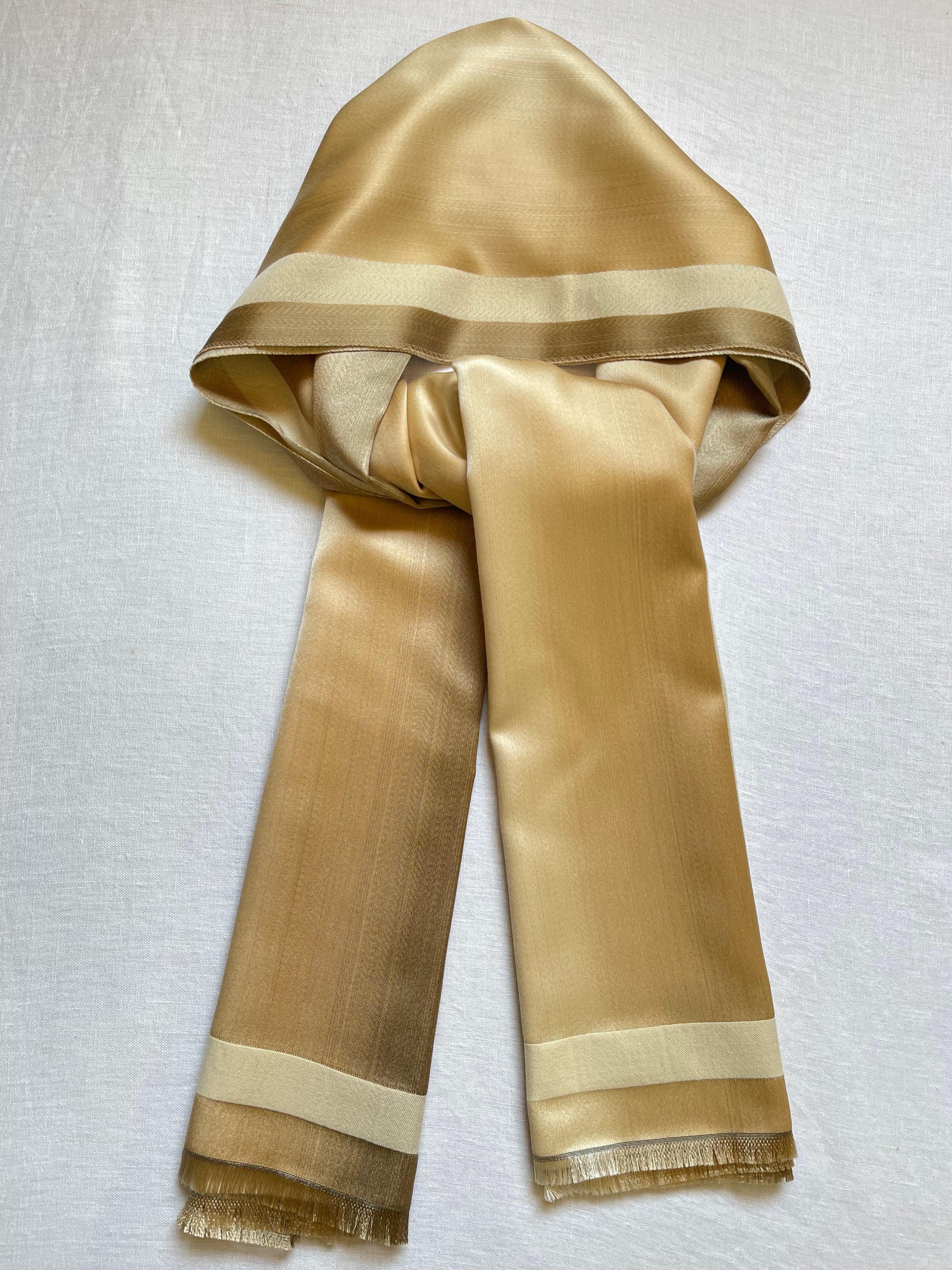 Double sided silky shawl شالات حريرية بلونين