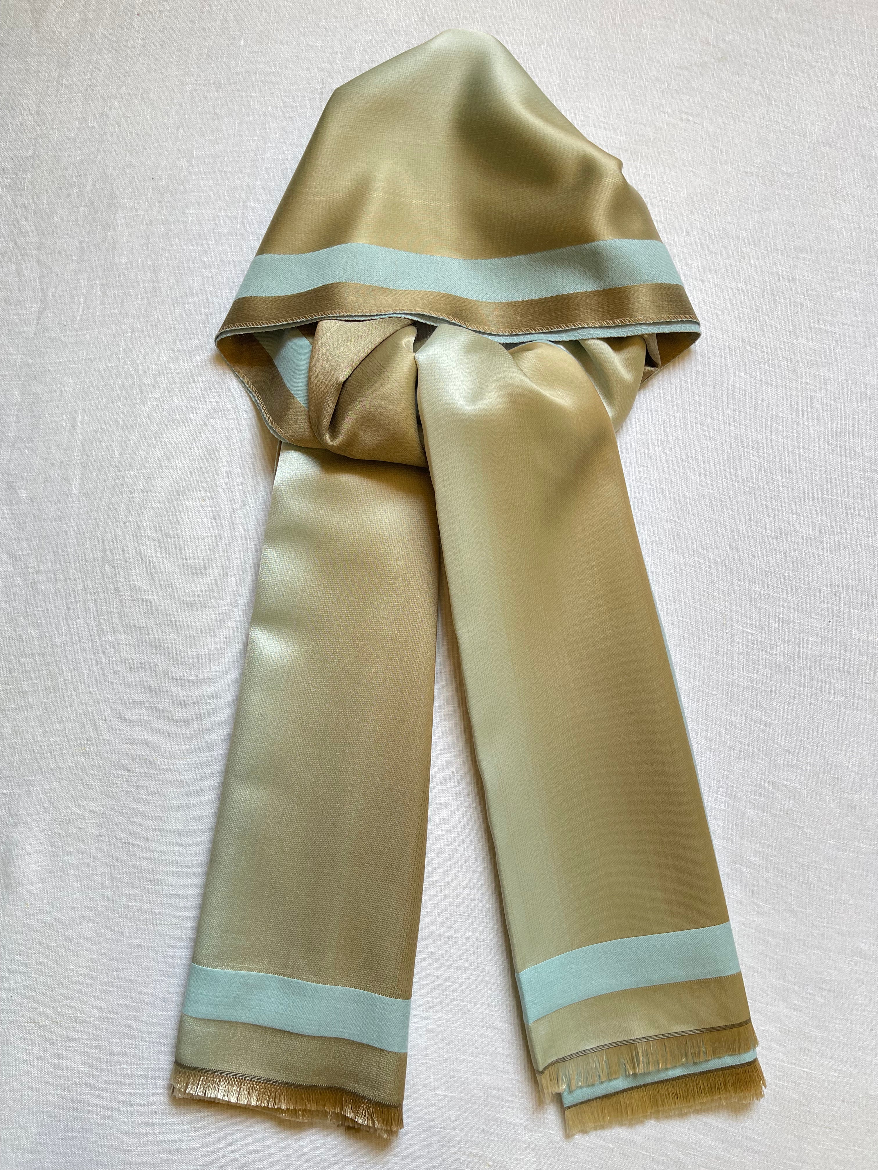 Double sided silky shawl شالات حريرية بلونين