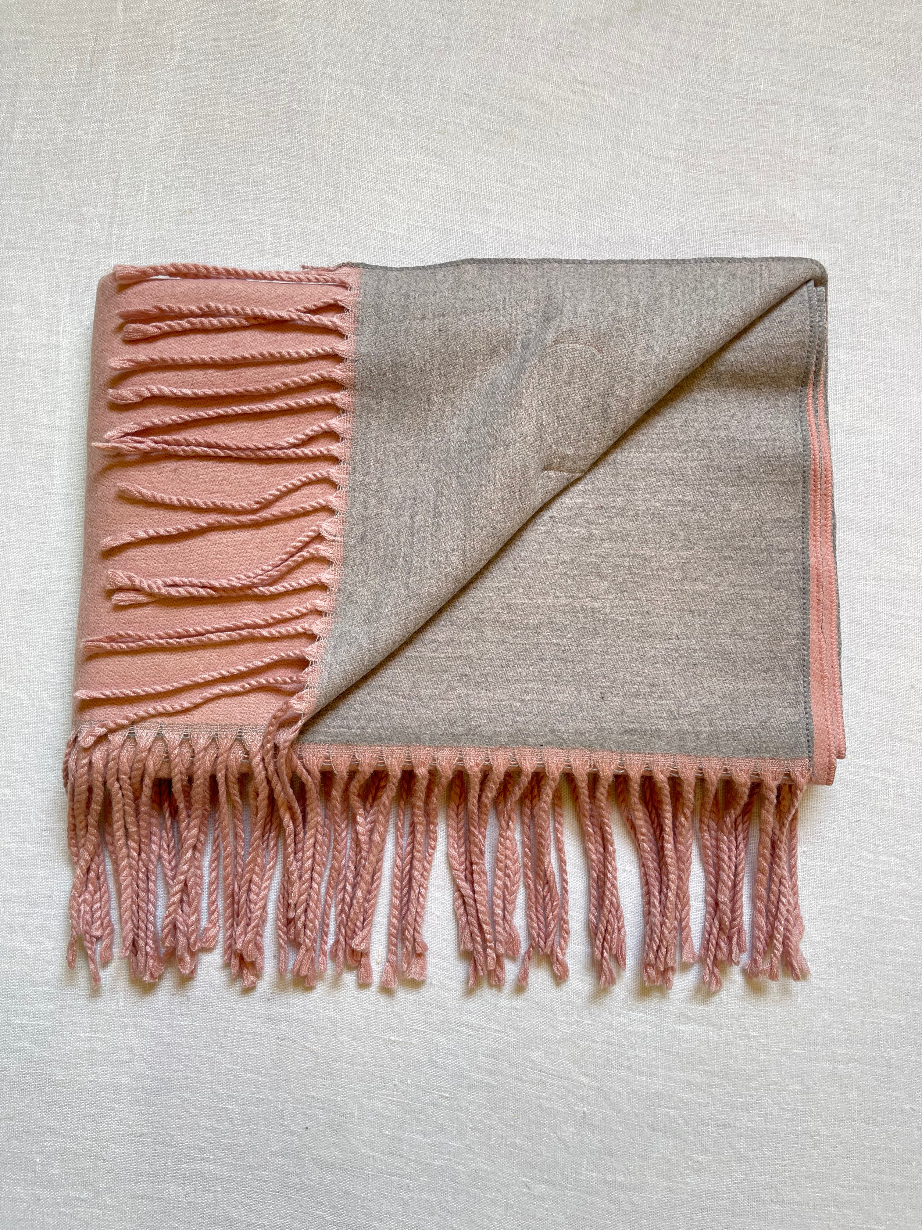 Double sided cottony shawl شالات قطنية دافئة بلونين