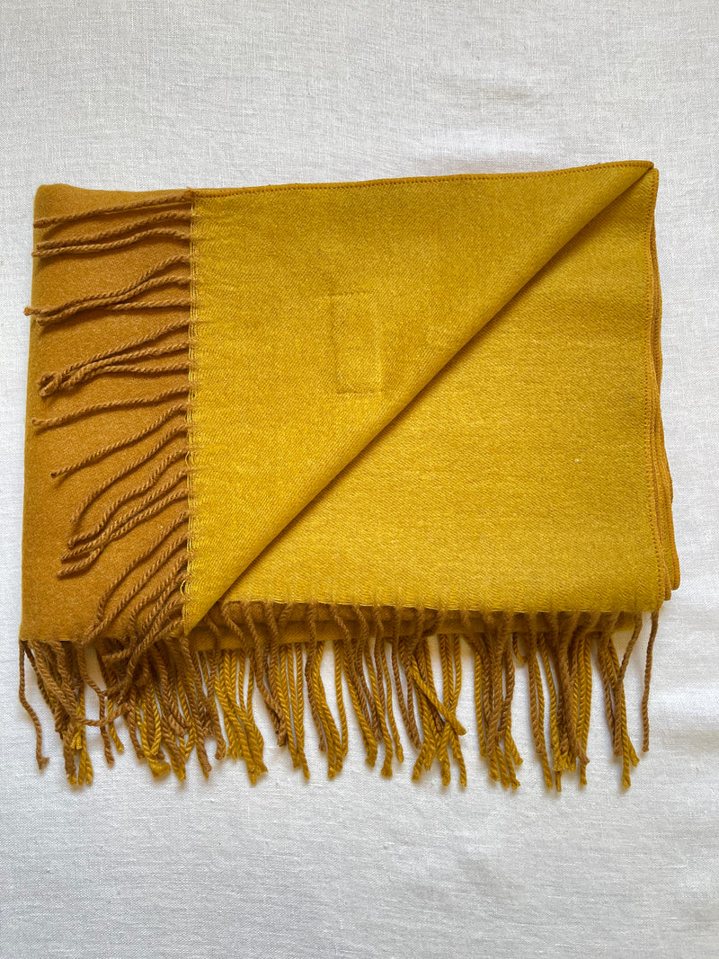 Double sided cottony shawl شالات قطنية دافئة بلونين