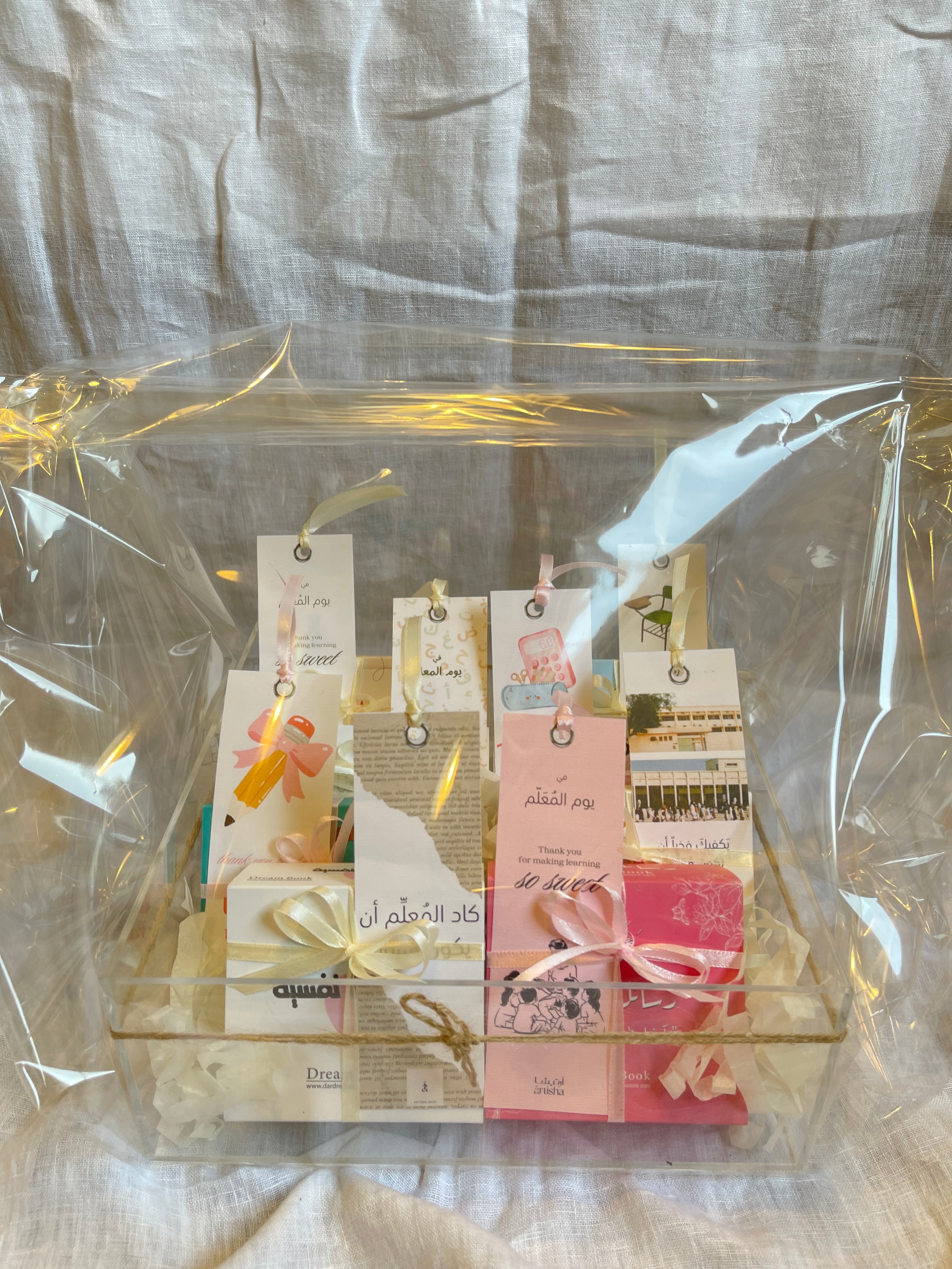 صنية توزيعات يوم المعلم لثمانية معلمين teachers' day souvenirs