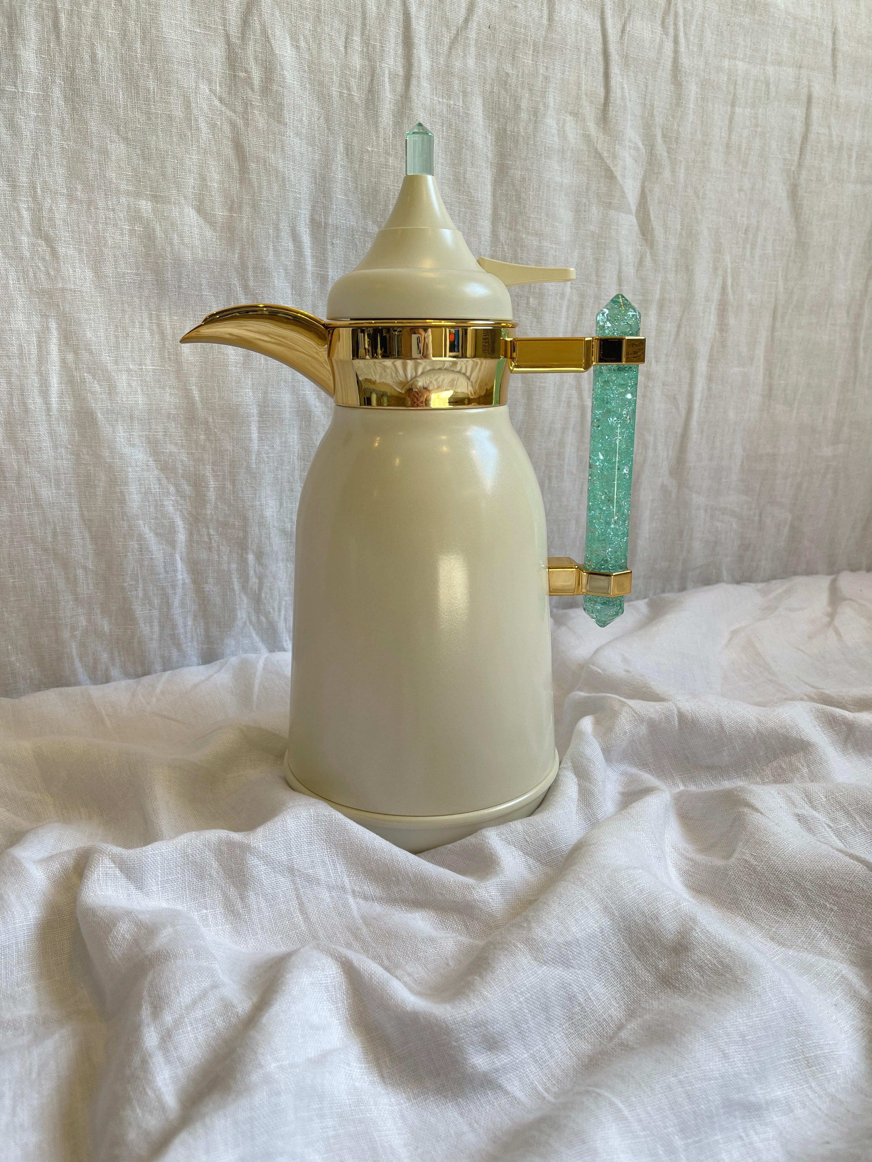 Dallah -Beige with green handle دلة مع مسكة خضراء