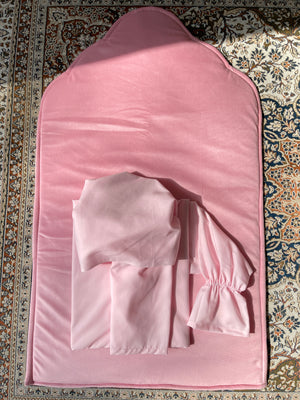 طقم الأطفال الوردي