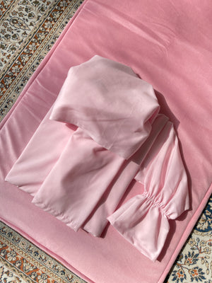 طقم الأطفال الوردي